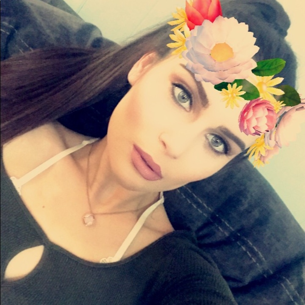Meet your Posher, Briana